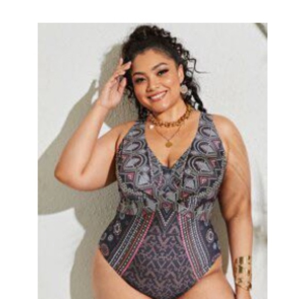 SHEIN Geometric Print One Piece Swimsuit - Black and Gray